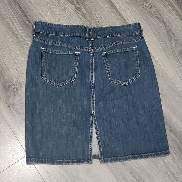 Old Navy Midi Denim Skirt - Picture 6 of 6